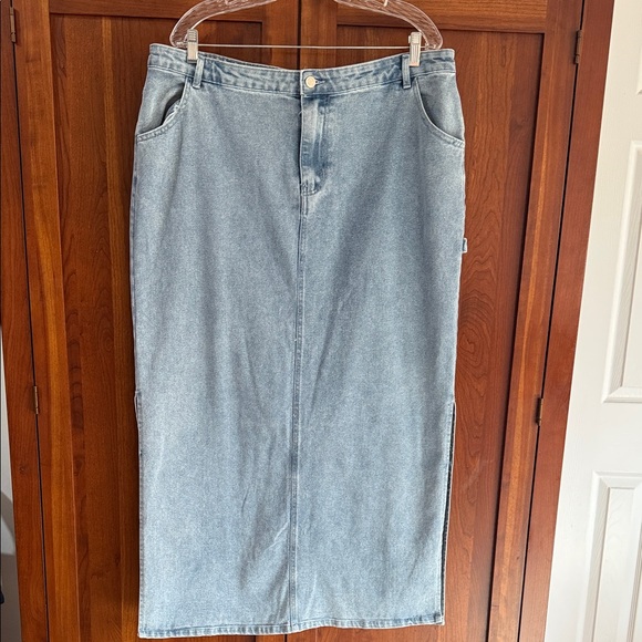 Fashion Nova Dresses & Skirts - Denim Maxi Skirt